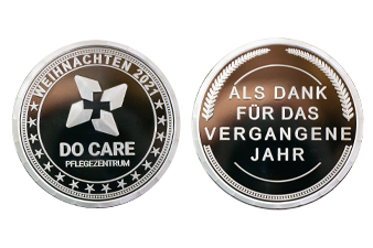 DoCare Pflegezentrum verschenkt individuell geprägte Mitarbeitermünzen zu Weihnachten. Münze als Dank und Wertschätzung für Personal