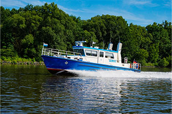 Neues Dienstboot der Wasserschutzpolizei als Vorlage für Polizeicoin