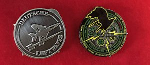 Luftwaffen Coin mit verschiedenen Finishes. Silber Antik und schwarz mit farbiger Emaille