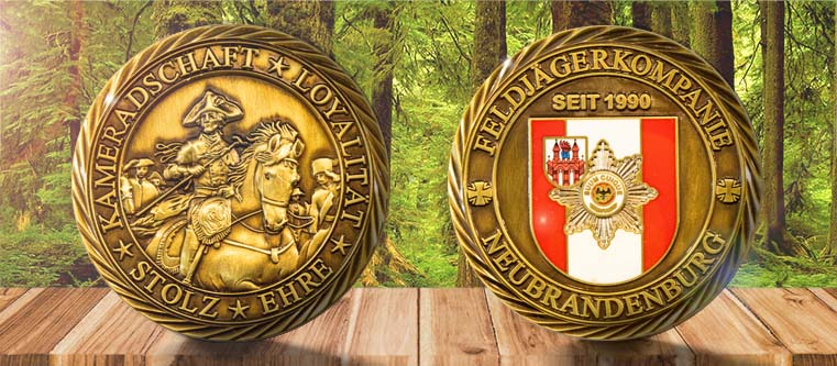 Einzigartig geprägte Kompaniecoin der Neubrandenburger Feldjäger in Bronze Antik mit Hartemaille