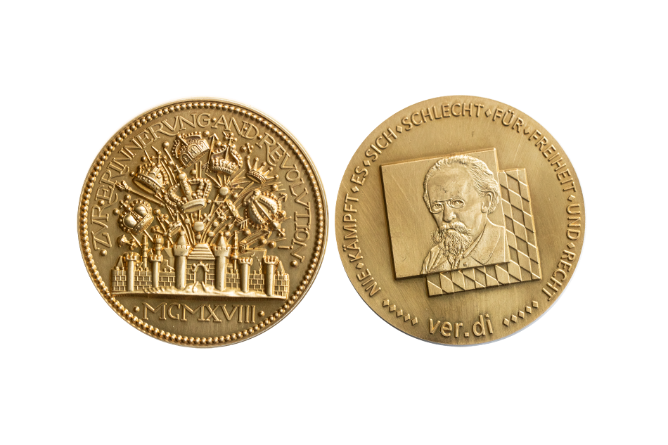 Goldene Verdi Münze in mattem Finish
