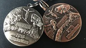 Individuell geprägte Sportmedaille zum Hindernislauf: Die Allgäu Man Medaille belohnt alle Teilnehmer